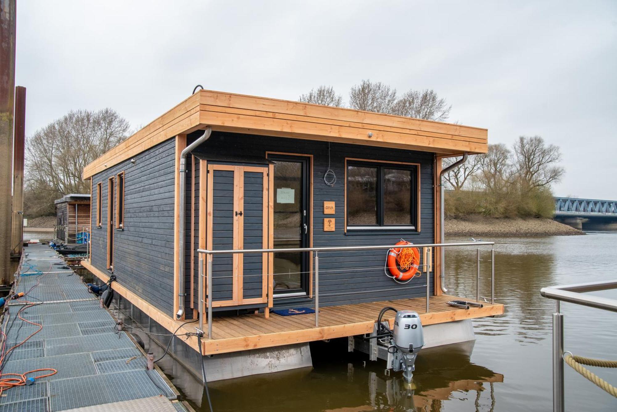 Komfort-Hausboot Diva Mit Kamin Hamburg-Harburg Buitenkant foto